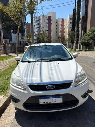 FORD FOCUS 2.0 GLX 16V FLEX 4P AUTOMÁTICO